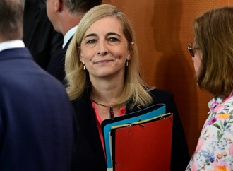 Warken schließt Kanzlertausch nach Ost-Wahlen aus