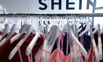 Frankreich erhebt Strafen auf Wegwerfmode: Zwölf Euro pro Jacke