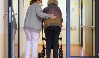 ''Alarmstufe Rot'': Krankenversicherungen sehen Finanzen der Pflege am Limit