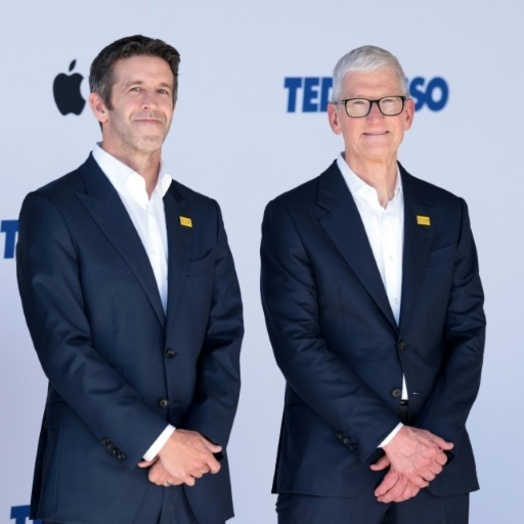 Apple-Chef Tim Cook übergibt an seinen Nachfolger John Ternus