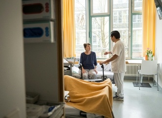 Zahl der Berufe mit Fachkräftemangel leicht gesunken