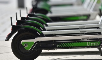 40 E-Scooter in Flusslauf in Bremen entdeckt: Hintergründe unklar