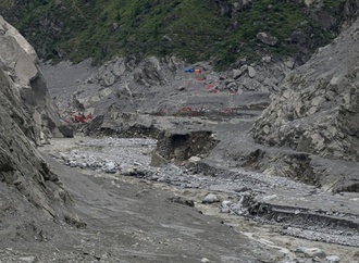 Zwei Verschüttete mehr als eine Woche nach verheerender Sturzflut in Nepal gerettet