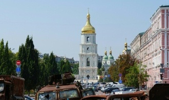 Angriff am helllichten Tag: Russische Drohne trifft Geheimdienst-Zentrale in Kiew