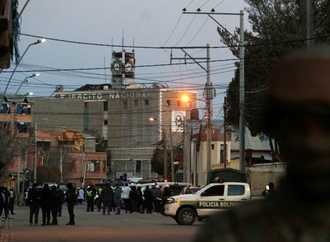 Mindestens zwei Tote und 59 Verletzte bei Explosion in Militärgebäude in Bolivien