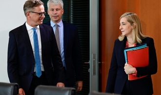 Neue CDU-Minister Linnemann und Bilger im Bundestag vereidigt