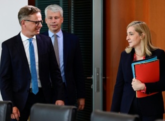 Neue CDU-Minister Linnemann und Bilger im Bundestag vereidigt