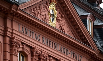 Gericht: Regel zu Schutz vor Extremisten in rheinland-pfälzischem Landtag rechtens