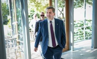 Nach Wahldebakel: Ministerpräsident Schulze neuer CDU-Fraktionschef in Sachsen-Anhalt