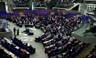 Innere Sicherheit und Migration: Dobrindt verteidigt Kurs gegen Kritik der Opposition