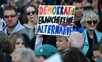 Zehntausende Menschen protestieren bundesweit gegen Rechtsextremismus und AfD