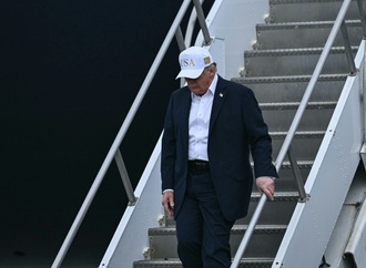 Trump irritiert mit Aussagen zu Wiedervereinigung Irlands und widmet sich Golfturnier
