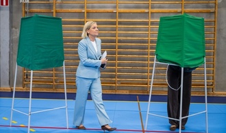 Enges Rennen bei Parlamentswahl in Schweden erwartet - Andersson gibt Stimme ab