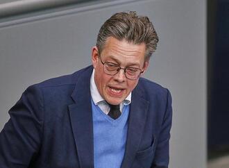 Von Notz fordert Moratorium für neue KI-Anwendungen