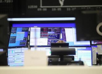 Dax weiter leicht im Plus - Zurückhaltung vor Fed-Entscheid