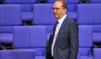 Dobrindt kündigt ''klare Kante gegenüber Sozialbetrügern'' an
