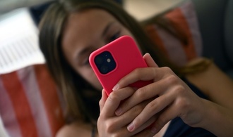 Kinderschutzbund gegen pauschale Zugangsbeschränkungen bei Social Media