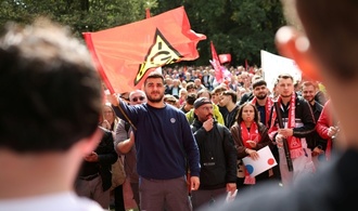 Zehntausende Beschäftigte protestieren gegen ''Kahlschlag'' in der Autoindustrie