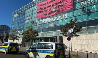 Umweltaktivisten besetzen Dach der CDU-Zentrale in Berlin