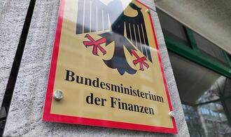 Bundesregierung prüft Reform des Übernahmerechts
