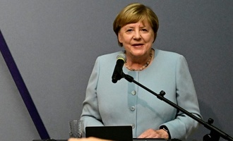 ''Merkel unplugged'': Ex-Kanzlerin startet Talkreihe mit Schulklassen