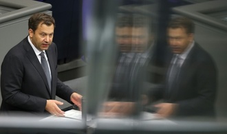 Bundestag berät erstmals über Frühstartrente - Klingbeil: Signal für Gerechtigkeit