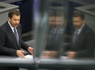Bundestag berät erstmals über Frühstartrente - Klingbeil: Signal für Gerechtigkeit