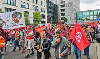 IG Metall will Politikwende gegen Sozialabbau