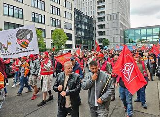 IG Metall will Politikwende gegen Sozialabbau