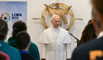 Papst Leo XIV. ruft zu würdevollem Umgang mit Migranten auf