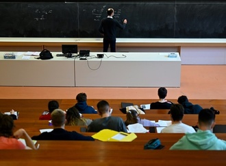 Professoren an deutschen Universitäten nehmen weniger Drittmittel ein