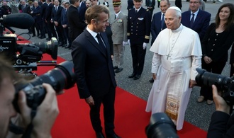 Papst nach viertägigem Frankreich-Besuch nach Rom aufgebrochen