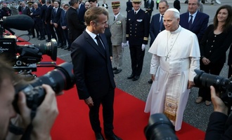 Papst nach viertägigem Frankreich-Besuch nach Rom aufgebrochen