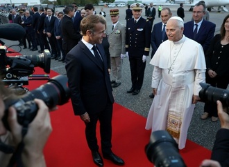 Papst nach viertägigem Frankreich-Besuch nach Rom aufgebrochen