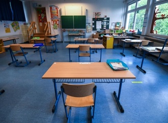 Umfrage: Smartphones im Schulalltag stellen Lehrkräfte vor Herausforderungen