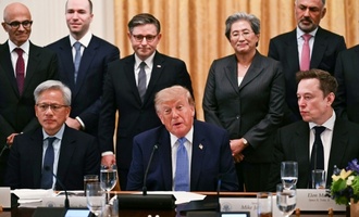 Tippfehler in Trumps Abkommen für ''Superintelligenz'' sorgt für Spott