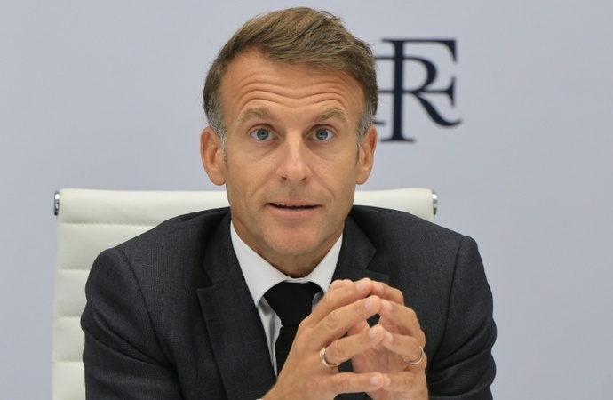 Macron: G7 geben bis zu 100 Millionen Barrel Diesel und Rohöl frei
