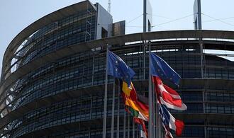Bericht: Autolobby sucht Nähe zur extremen Rechten im EU-Parlament