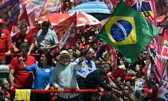Brasilien: Lula und Bolsonaro halten Abschlusskundgebungen vor Präsidentenwahl