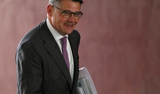 Ministerpräsident Rhein will Tankrabatt bis ins Jahr 2027 laufen lassen