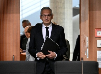 Geheimdienst-Chefs verteidigen Reform ihrer Behörden als dringend notwendig