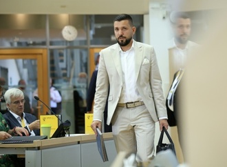 AfD-Politiker erstmals Landtagspräsident: Partei sieht Brandmauern gefallen