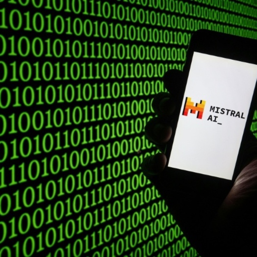 Souveräne KI: Französisches Unternehmen Mistral stellt neues Modell vor
