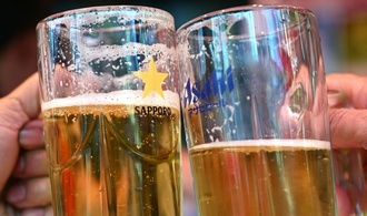 Japanische Brauereiriesen wegen Verdachts auf Bierpreiskartell durchsucht