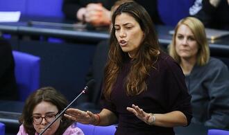 Linken-Politikerin Köktürk droht CDU-Abgeordnetem mit Anwalt