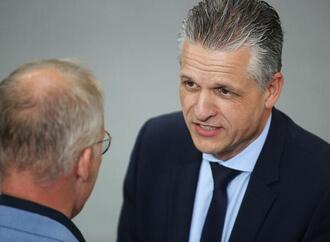 Koalition sieht Demokratie vor historischer Bewährungsprobe