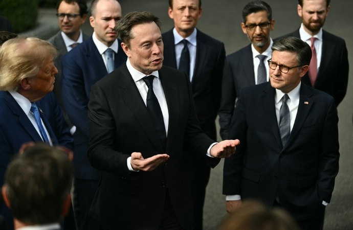 Ethikbehörde: Trump-Trust investiert massiv in Meta und SpaceX