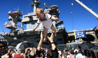 US-Flugzeugträger ''USS Abraham Lincoln'' nach elfmonatigem Einsatz wieder in Kalifornien