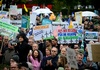 Tausende demonstrieren in Berlin gegen Energiepolitik der Bundesregierung
