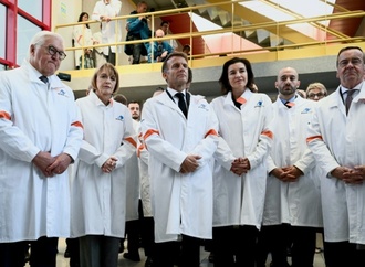 Steinmeier und Macron besuchen französische Raumfahrt- und Rüstungsunternehmen